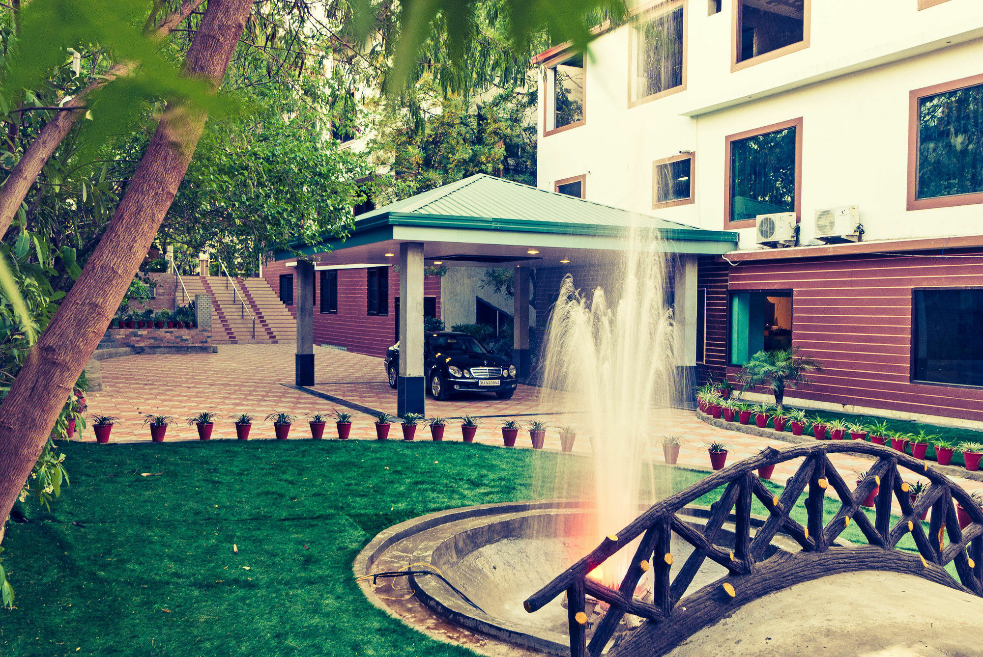 The Byke Grassfield Resort With Outdoor Pool, Shyam Nagar, Jaipur Джапур Экстерьер фото